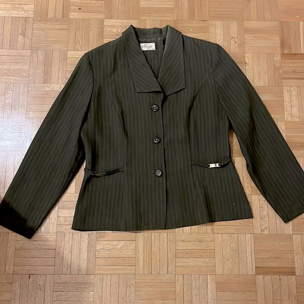 Women’s Two Piece Skirt Suit